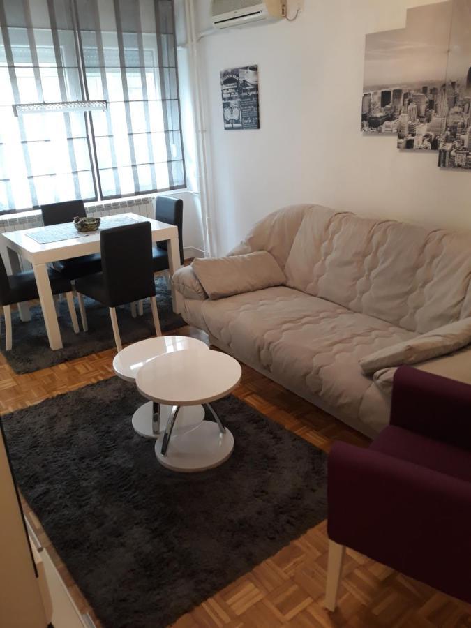 Apartamento Stan Banjica Belgrado Exterior foto